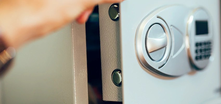 Fingerprint Safe Openers in Los Angeles, CA